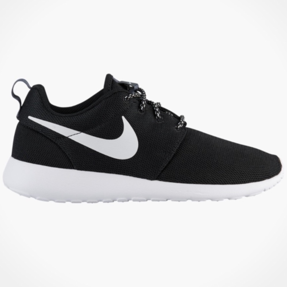 Nike Black Roshe Shoe